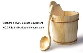 China Wooden Durable Sauna Accessories light weight , handcraft bucket supplier